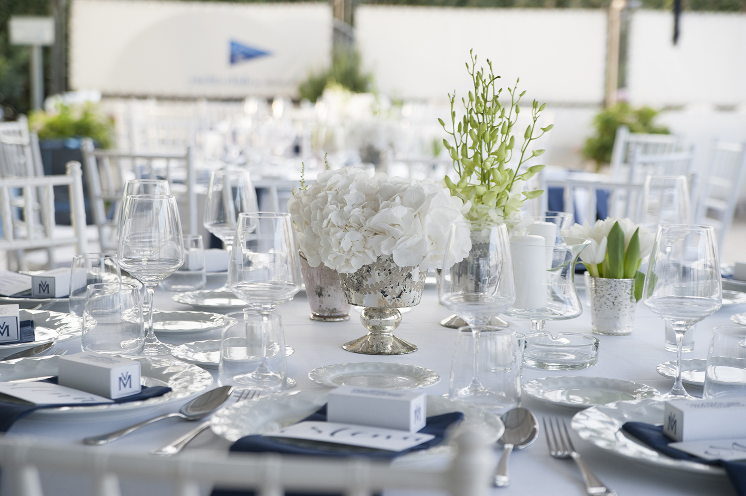 Sala Bianca - particolare decorativo tavolo Yacht Club di Marina di Stabia
